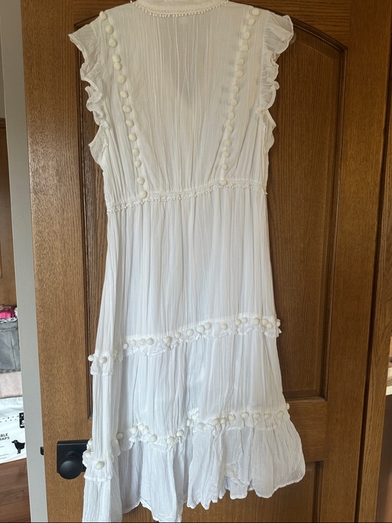 crown & ivy White Pom-Pom Ruffle Midi Dress - Picture 3 of 3